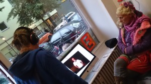 Gern genutzt: Real Kopfhörer zum Anhören der Klangexponate Bildrechte: tom Gern genutzt: Real Kopfhörer zum Anhören der Klangexponate Bildrechte: tom