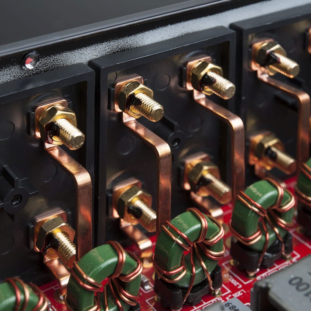ampstation-details-inside