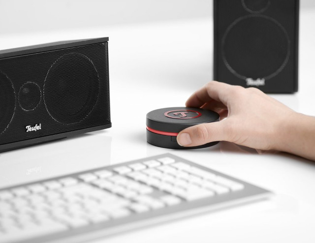 Teufel gaming speakers with puck remote