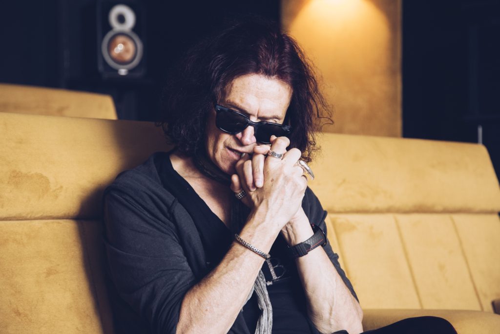 Interview met Glenn Hughes in de Teufel store