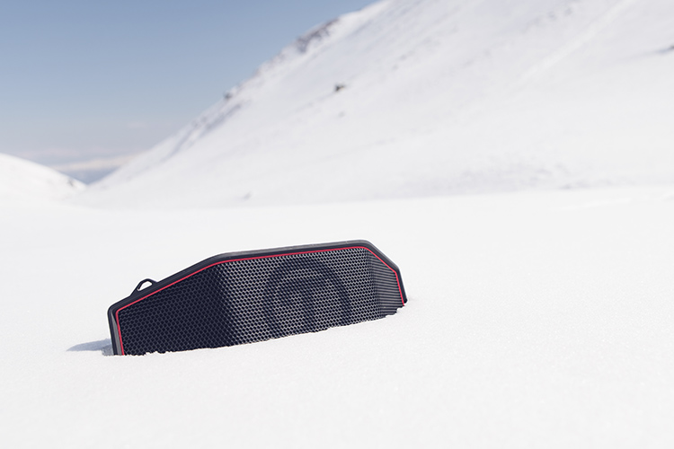 Outdoor-Speaker ROCKSTER CROSS von Teufel im Schnee