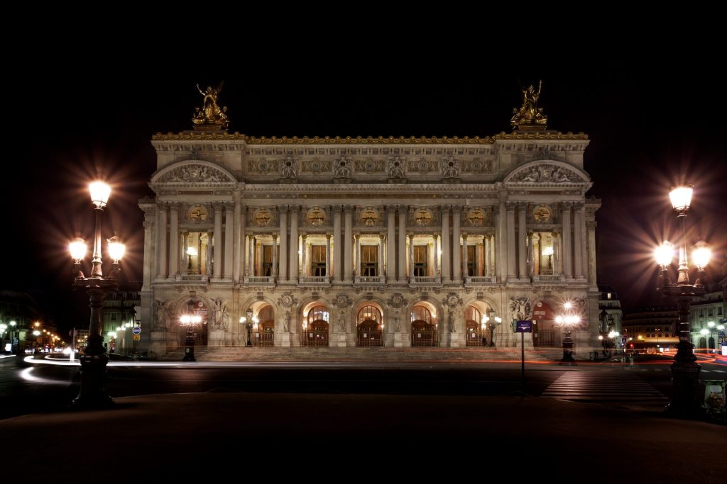 Palais Garnier de Paris de nuit