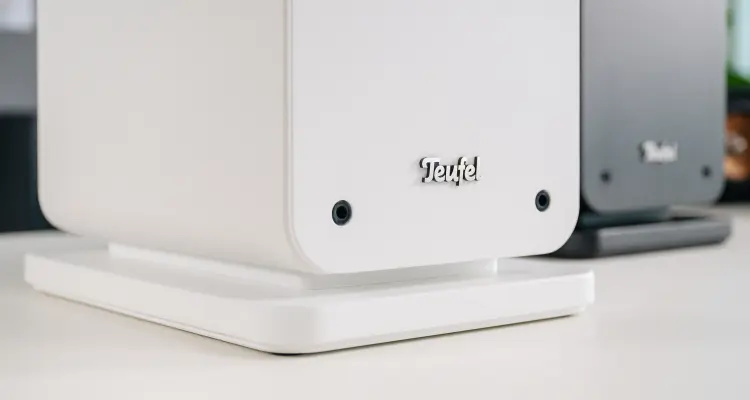 Enceinte ULTIMA de Teufel, élégante jusqu’à la base